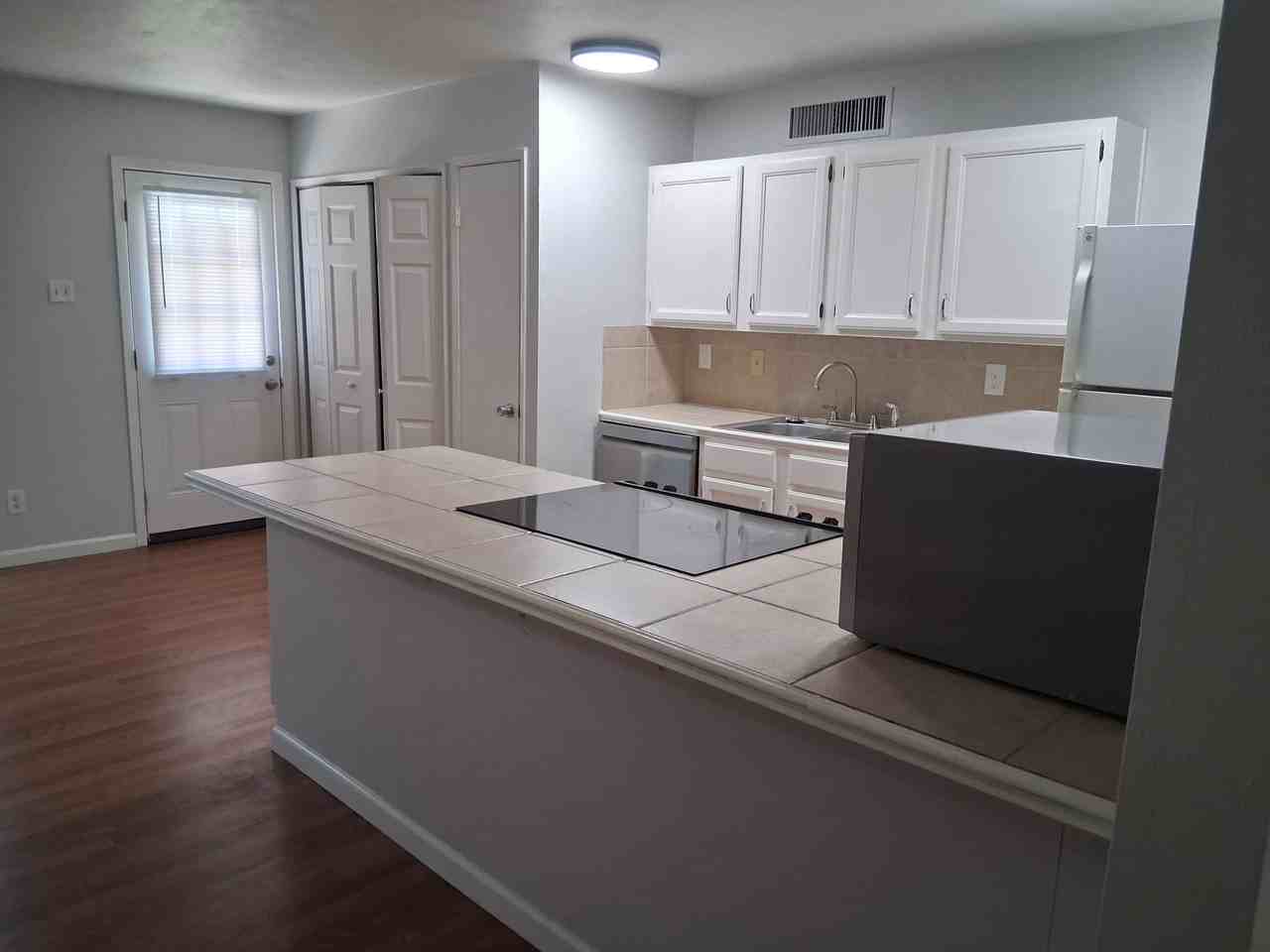563 Cumberland Dr - Photo 6 of 20