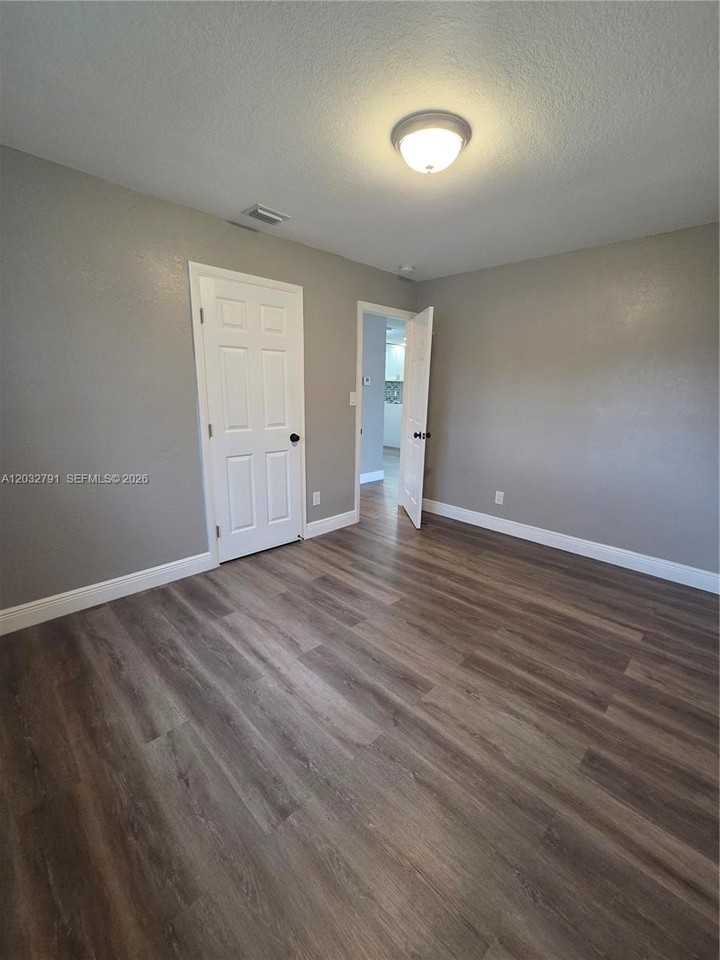 2350 Nw 12th Ct #0 - Photo 5 of 19