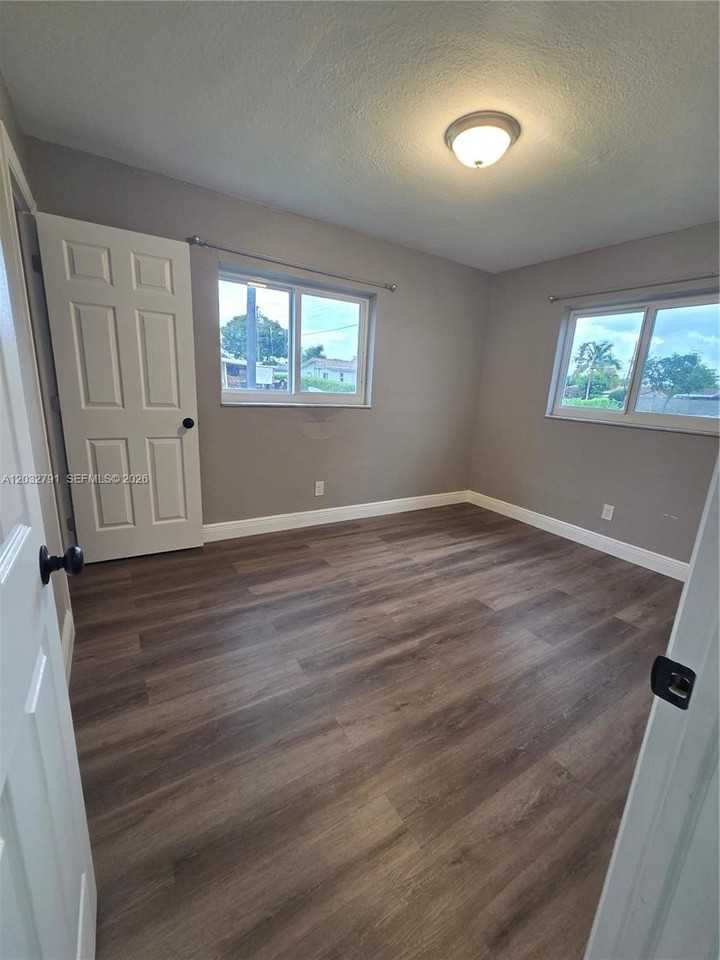 2350 Nw 12th Ct #0 - Photo 6 of 19