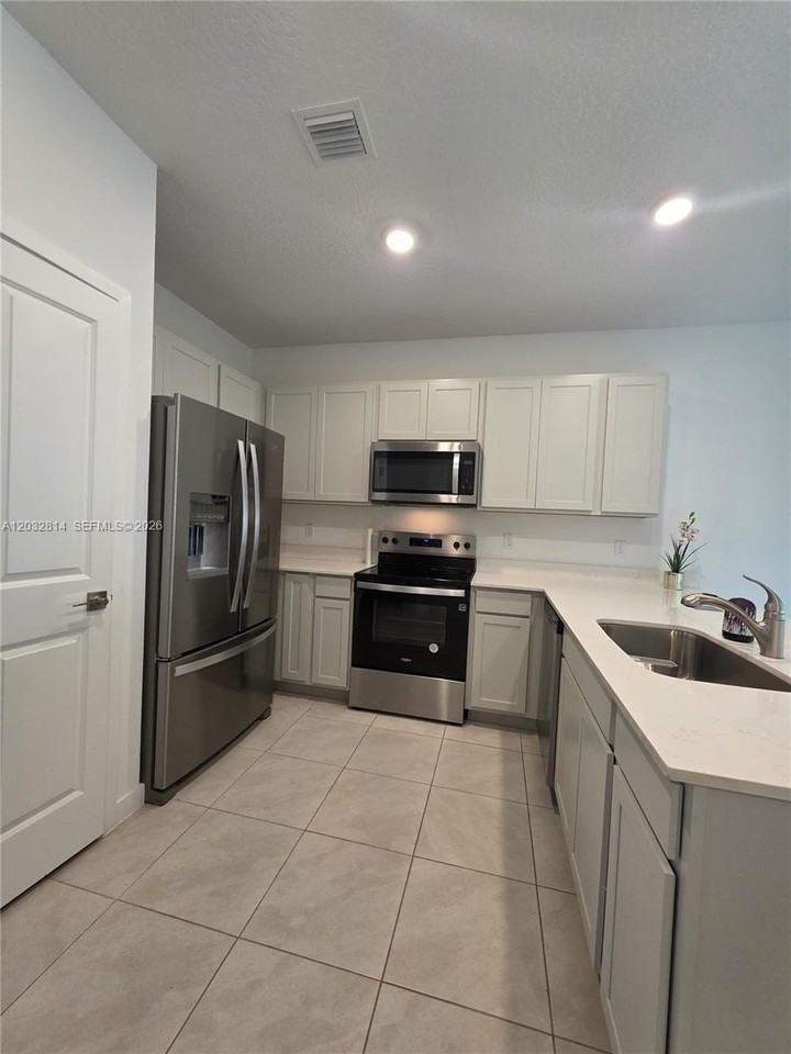 4860 Dillion St #4860 - Photo 3 of 12