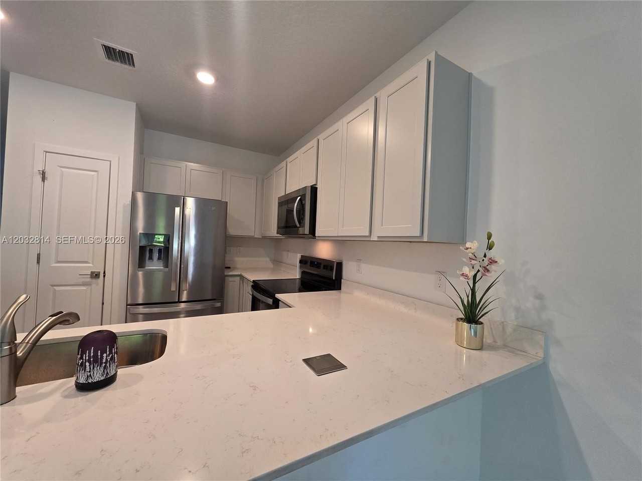 4860 Dillion St #4860 - Photo 4 of 12