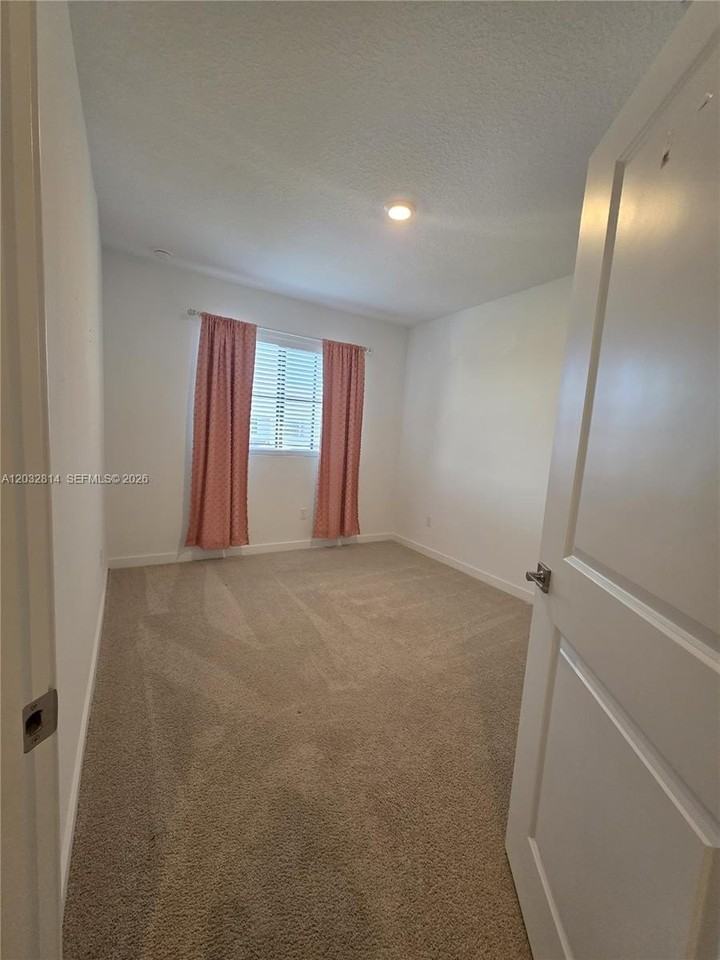 4860 Dillion St #4860 - Photo 6 of 12