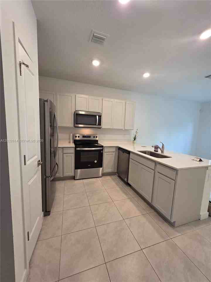 4860 Dillion St #4860 - Photo 7 of 12