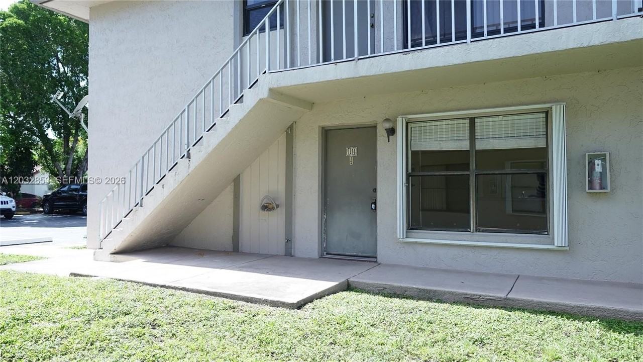 15326 Sunset Dr #11-14