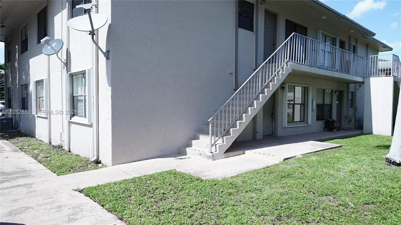 15326 Sunset Dr #11-14 - Photo 3 of 28