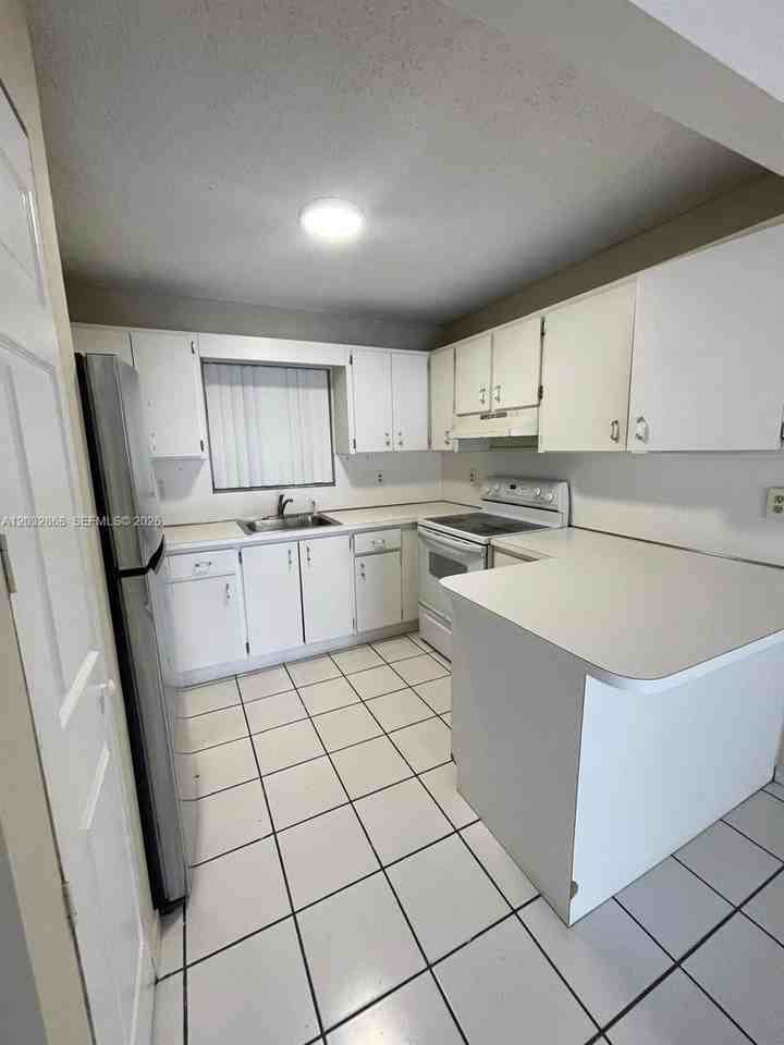 2925 W 80th St #101 - Photo 2 of 13