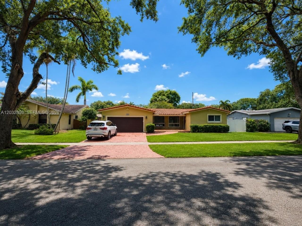 8907 Sw 49th Ct #0 - Photo 2 of 32