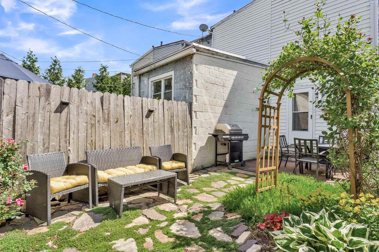 585 Showers St - Photo 7 of 20