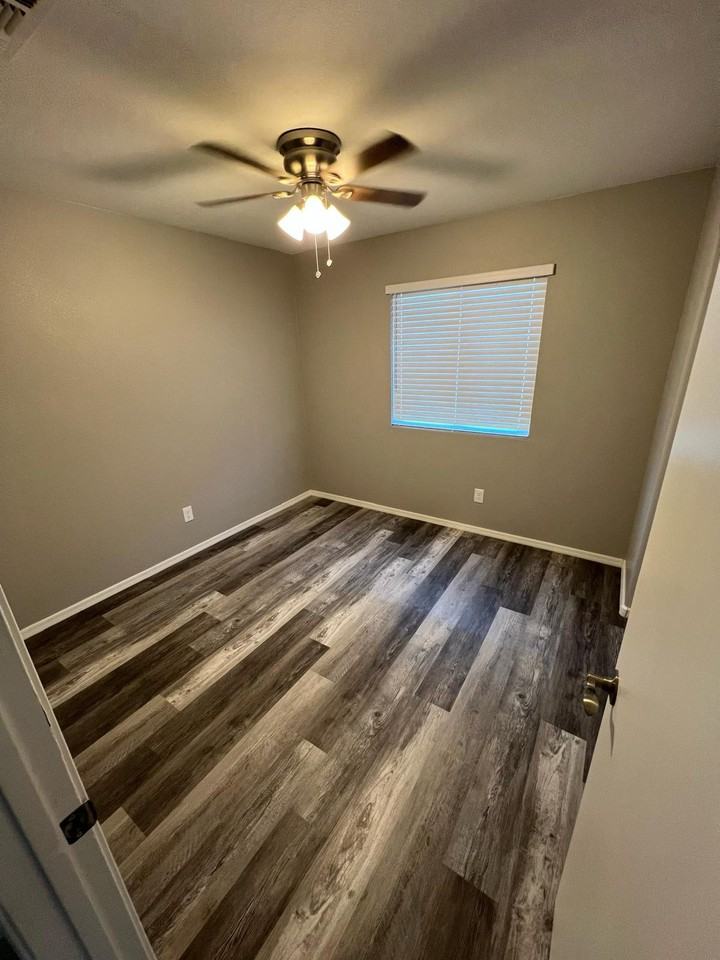 10617 W Poinsettia Dr - Photo 5 of 10