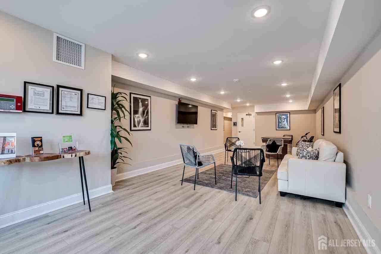 21 Station Pl - Photo 7 of 40