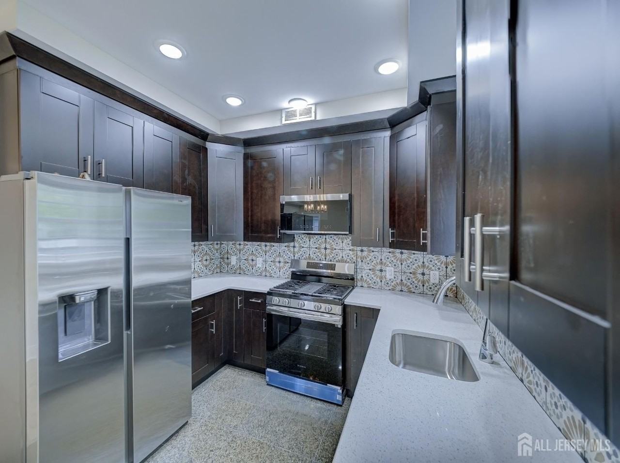 8 Travers Ave #1 - Photo 6 of 19
