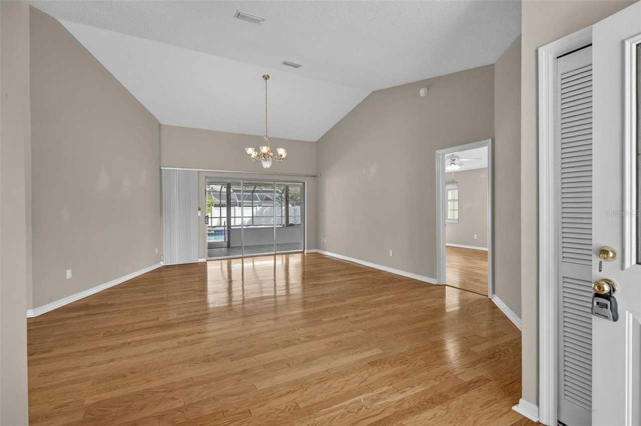 77 Folcroft Ln - Photo 6 of 50