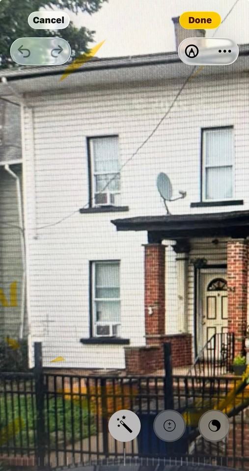 96 Frank St - Photo 3 of 5