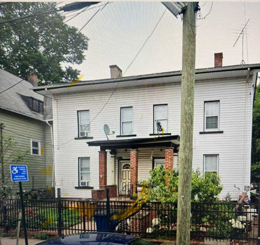 96 Frank St - Photo 4 of 5