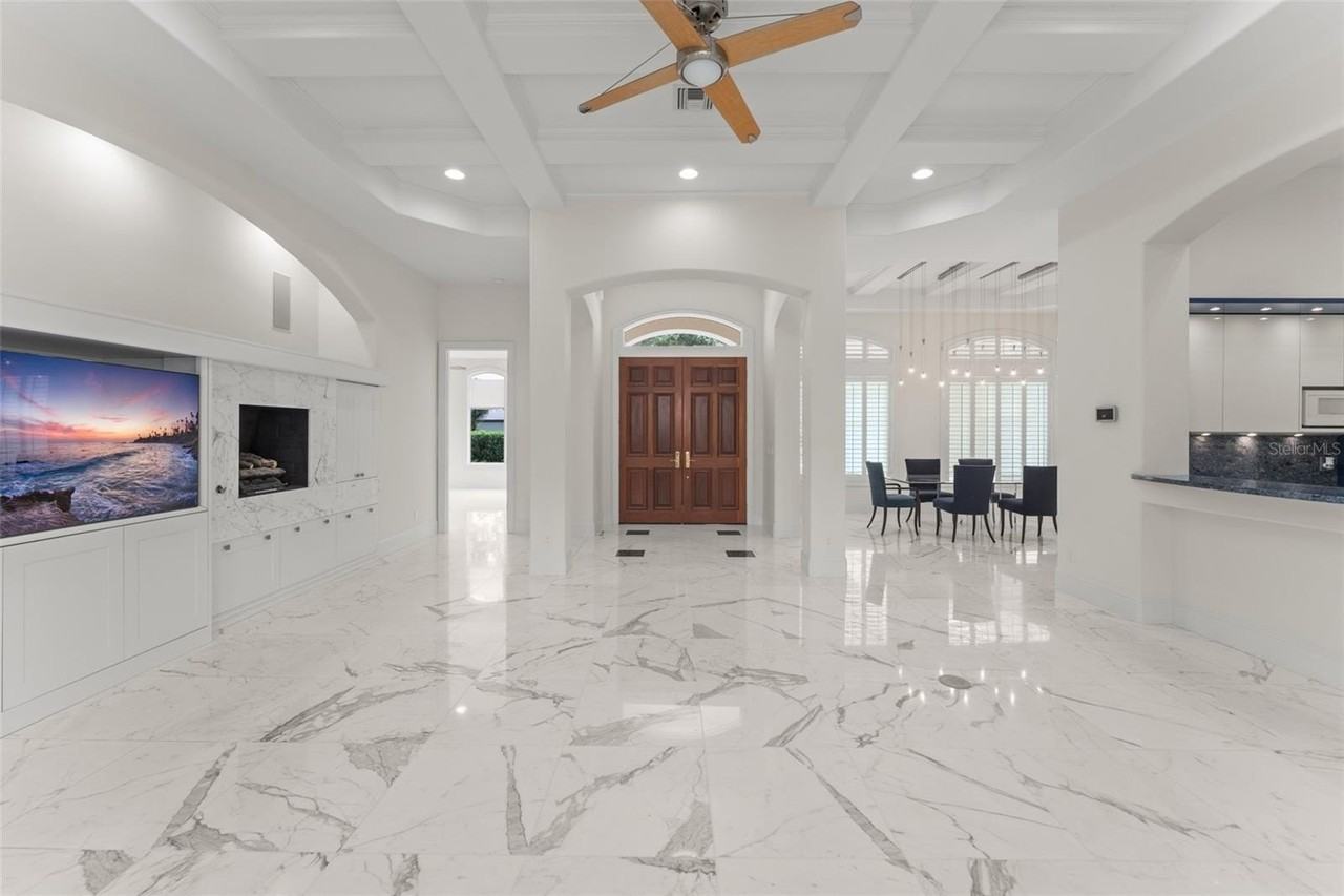 9701 Lake Isleworth Ct - Photo 4 of 37