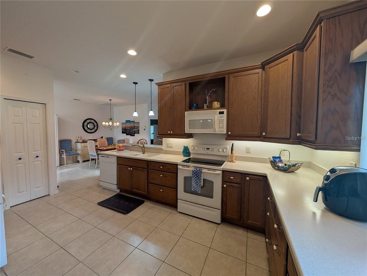 4480 Strathmore Dr - Photo 6 of 36