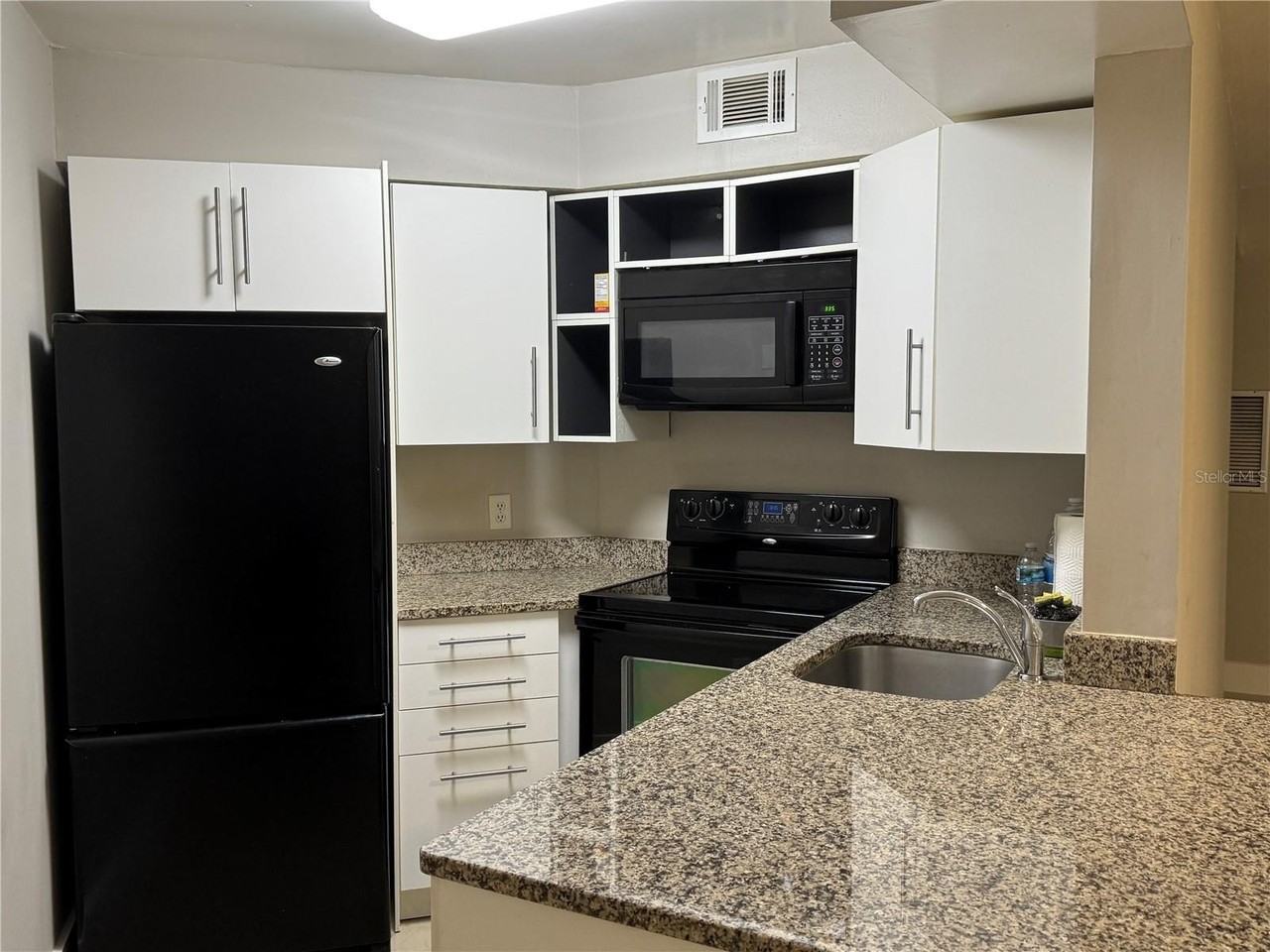3992 Atrium Dr #L5 - Photo 4 of 23