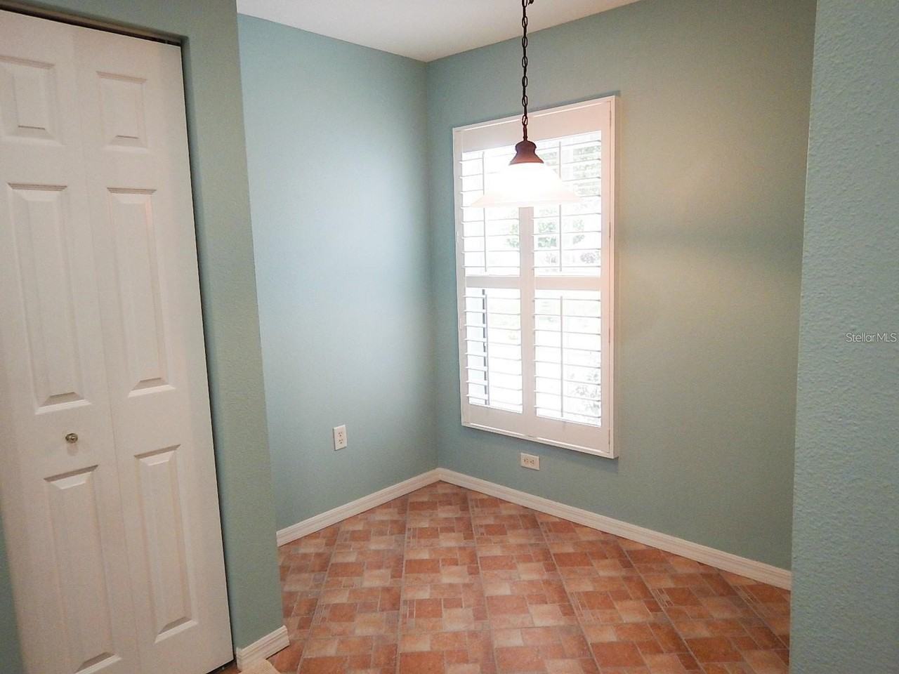 7933 Sw 83rd Pl - Photo 7 of 25