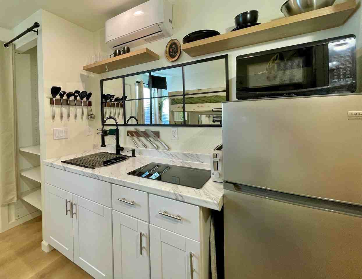 227 E Branch St - Photo 3 of 10
