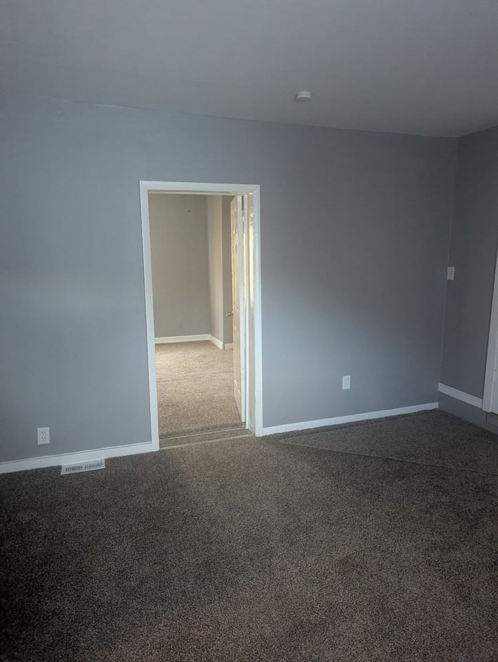 6709 Robbins Ave - Photo 4 of 10