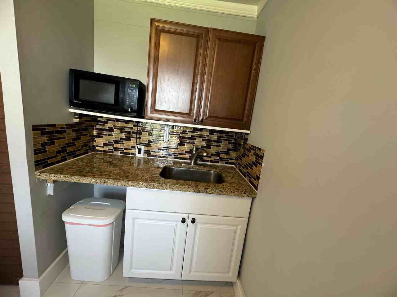 921 N 19th Ave #9 - Photo 5 of 14