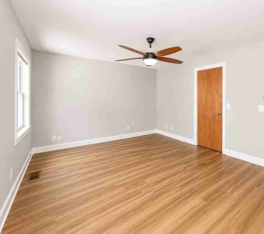 424 Dicks St - Photo 5 of 8