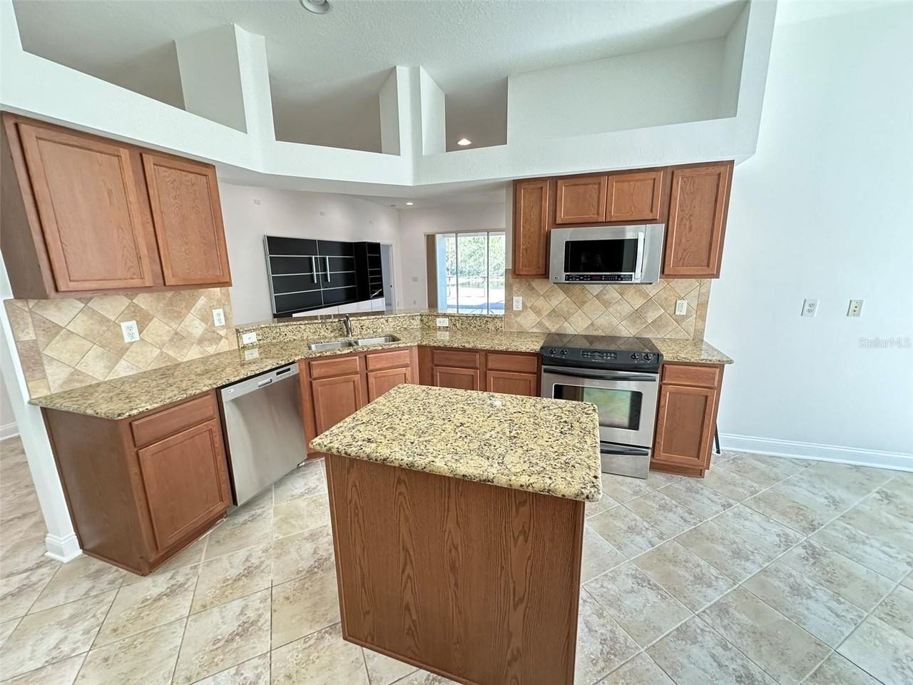 8120 Turkey Hill Ct - Photo 6 of 33