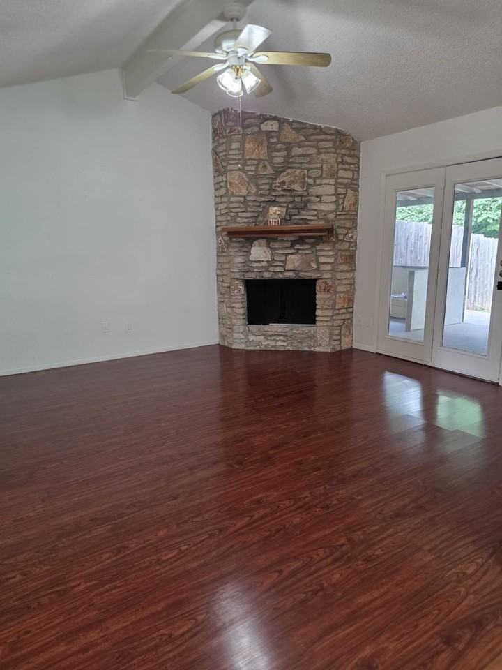 6307 Emerald Forest Dr - Photo 4 of 17