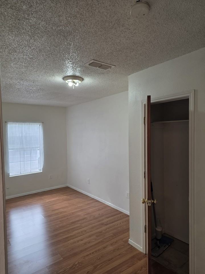 6307 Emerald Forest Dr - Photo 7 of 17