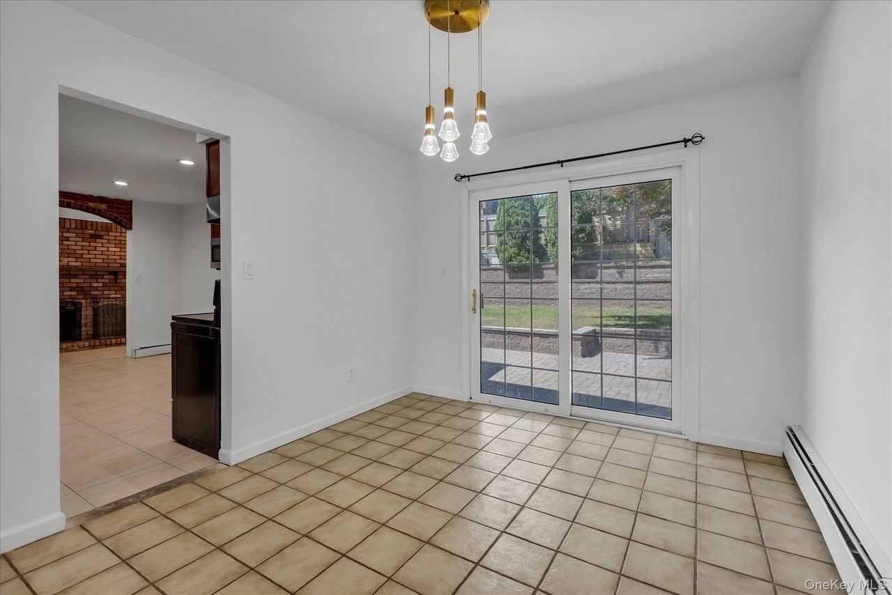 217 Bellerose Ave - Photo 6 of 24
