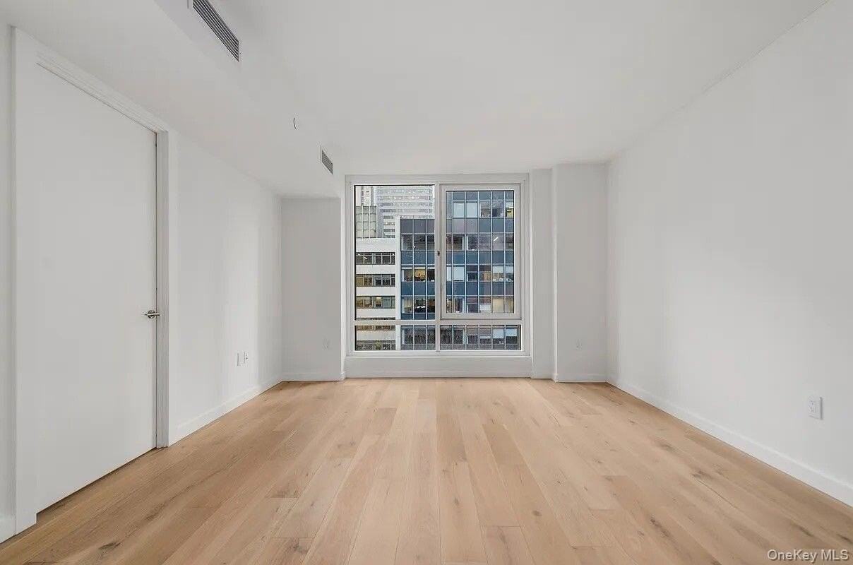 135 E 47th St #19F - Photo 3 of 10