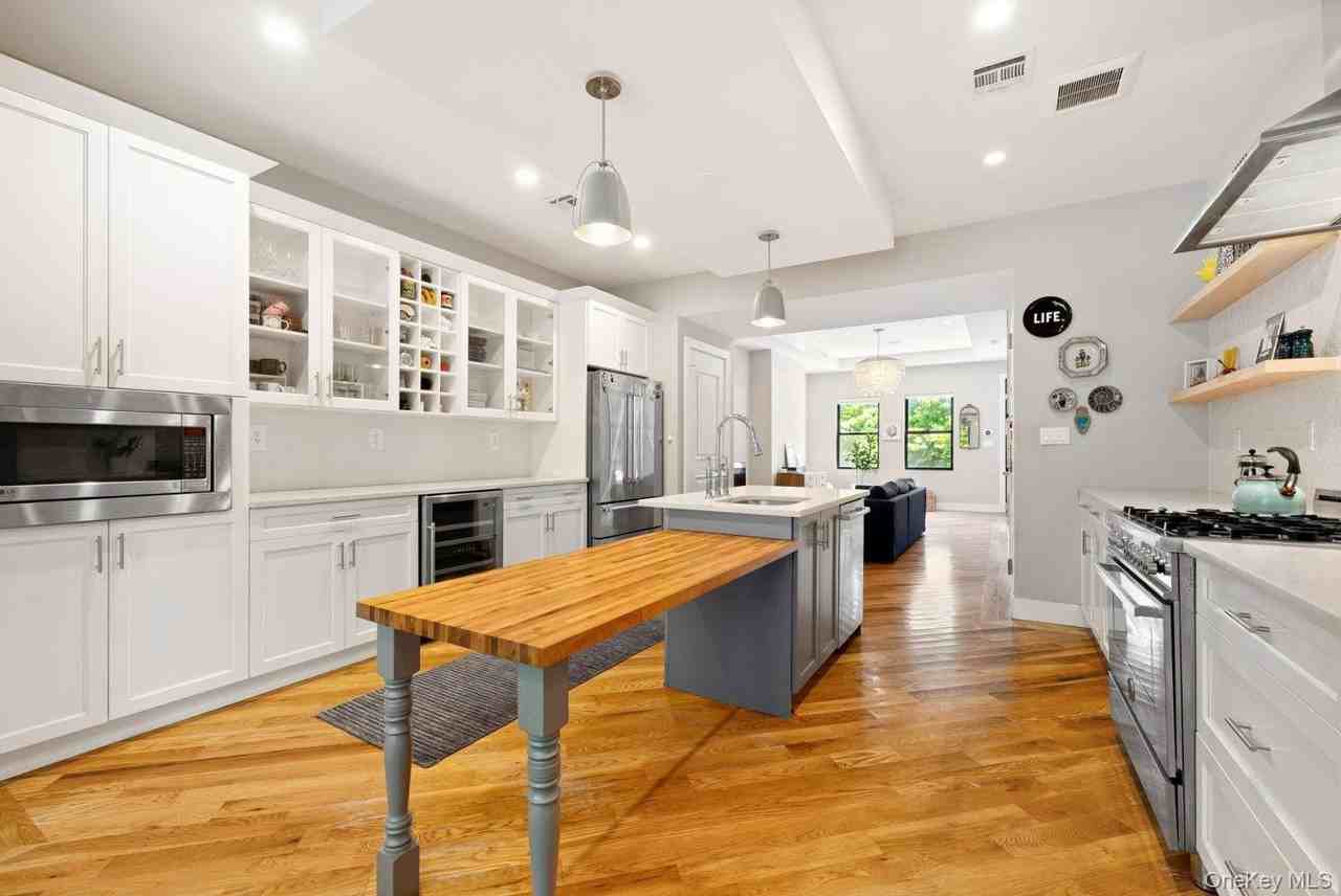 297 Quincy St #2 - Photo 5 of 16