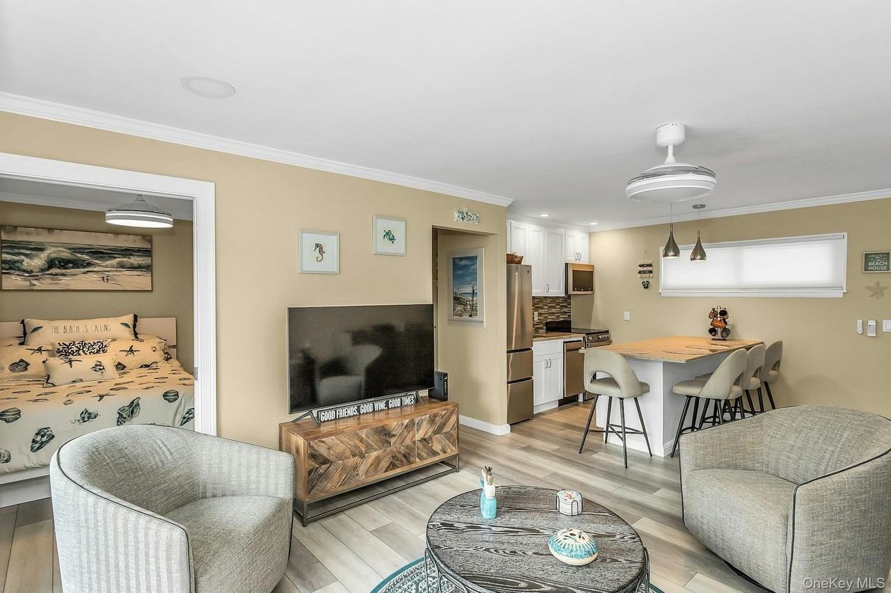 281 Dune Rd #18A - Photo 5 of 15