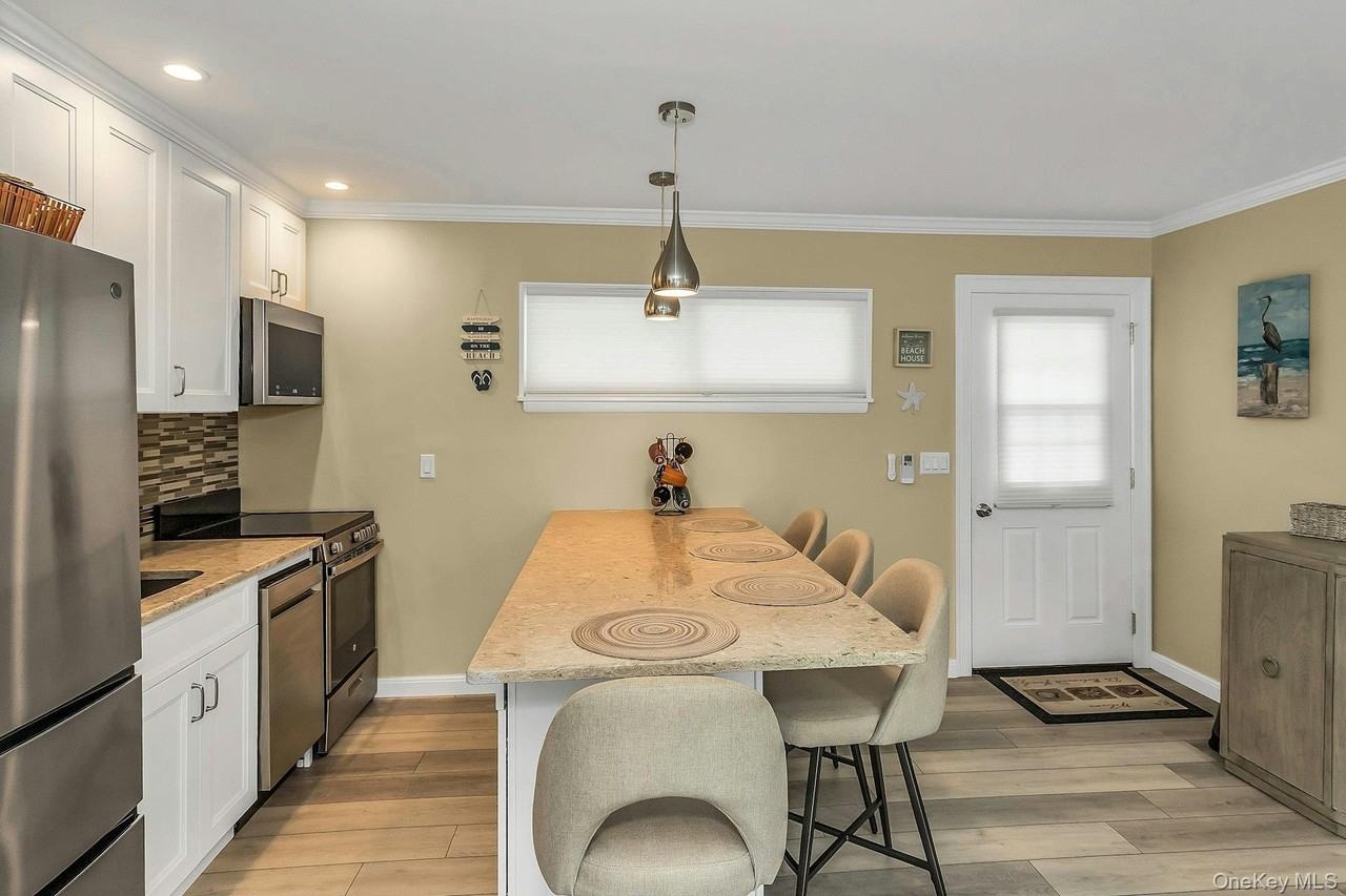 281 Dune Rd #18A - Photo 6 of 15