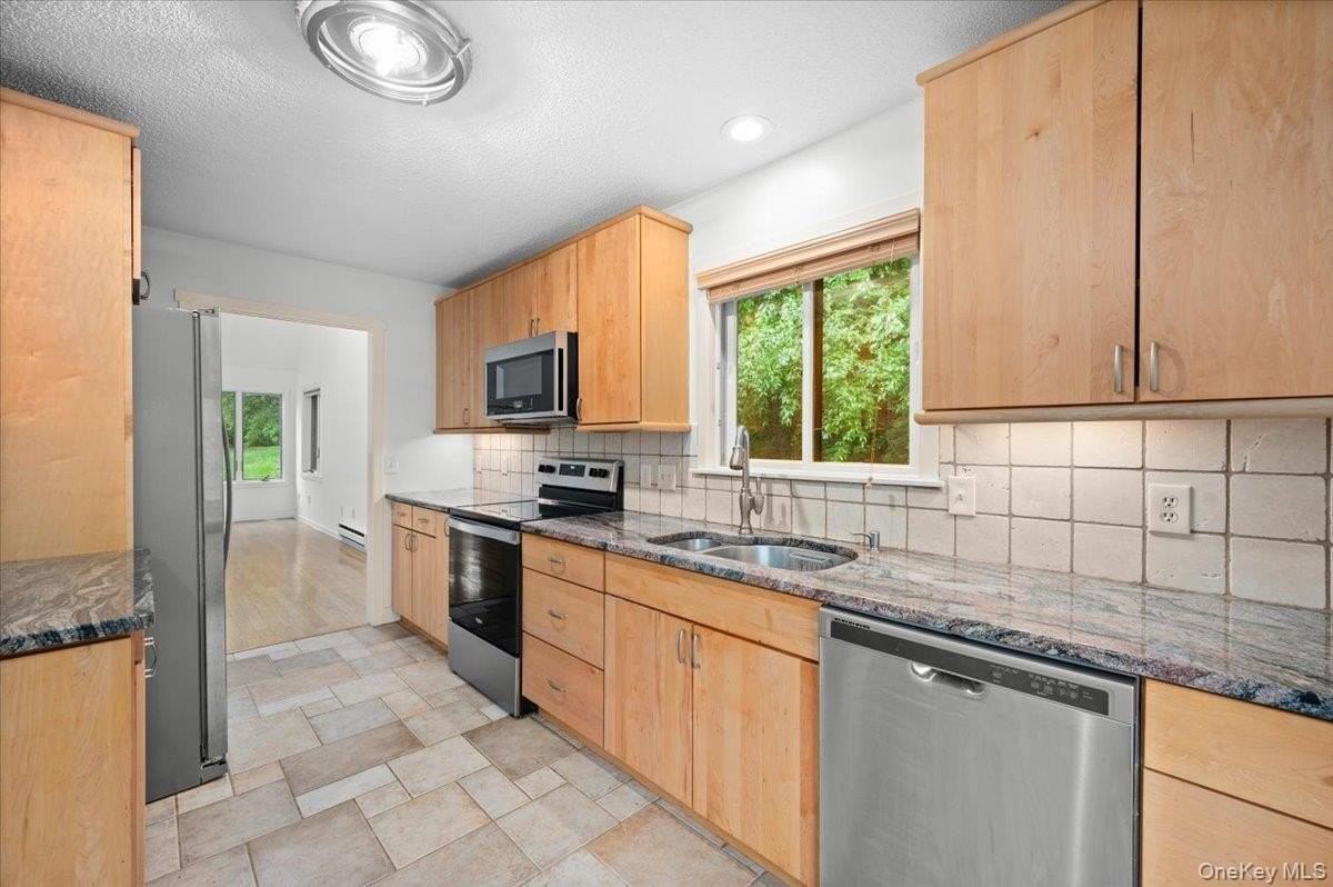 605 Heritage Hls #C - Photo 4 of 38