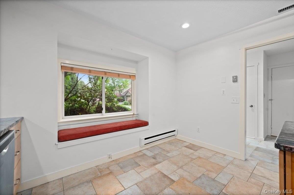 605 Heritage Hls #C - Photo 5 of 38