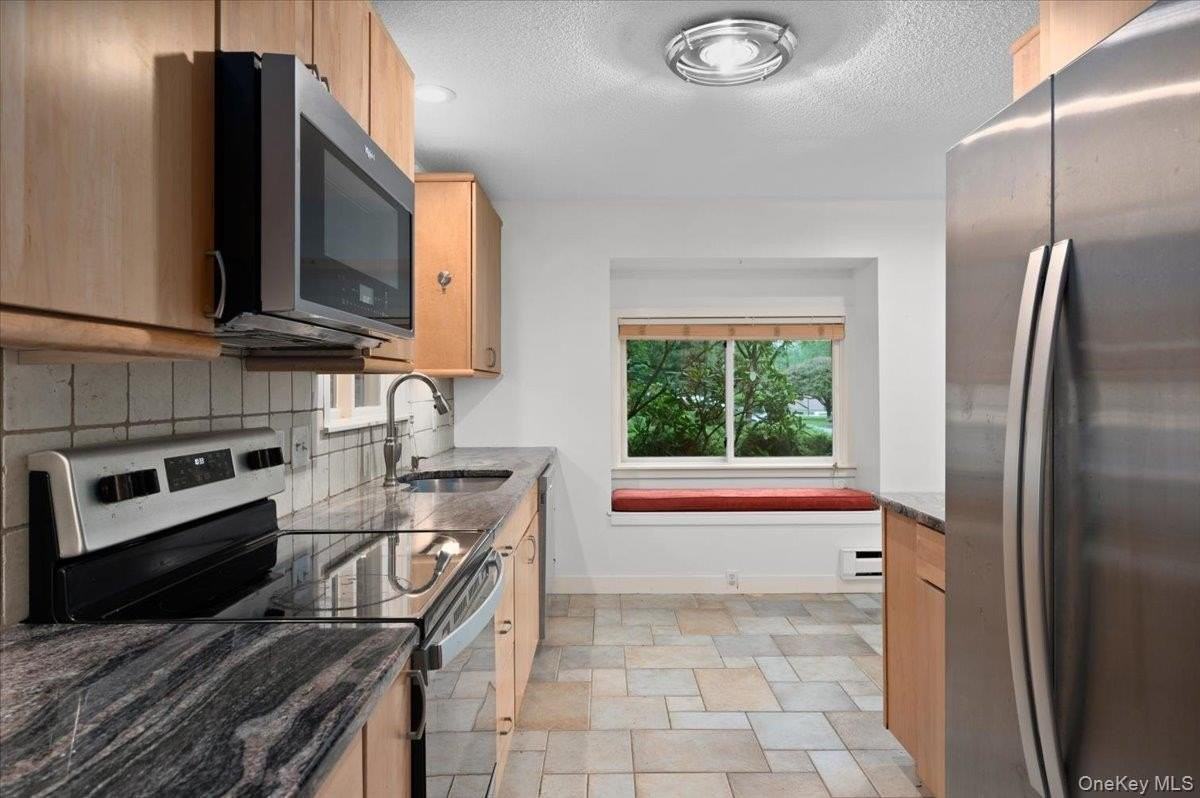 605 Heritage Hls #C - Photo 7 of 38