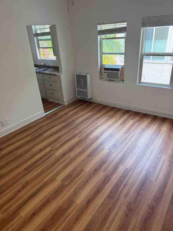 4537 Fountain Ave #206 - Photo 3 of 16