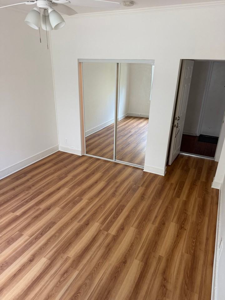 4537 Fountain Ave #206 - Photo 4 of 16