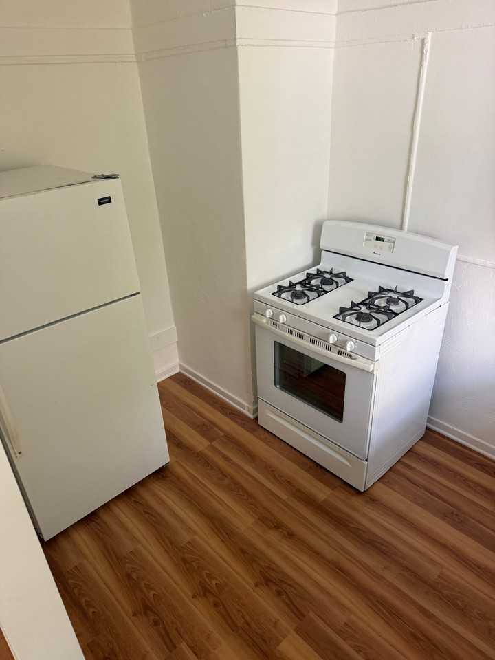 4537 Fountain Ave #206 - Photo 6 of 16