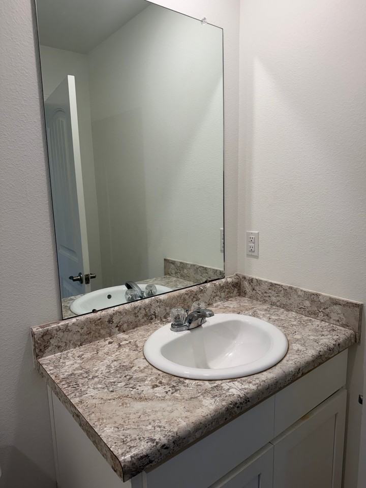 1202 E Saint Charles St - Photo 7 of 16