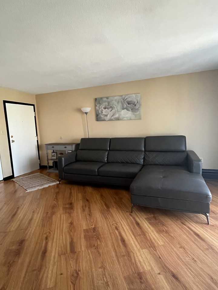 25 Farrwood Ave #4 - Photo 4 of 9