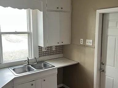 1222 Sw 5th St - Photo 5 of 13