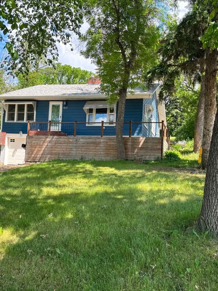 917 2nd Pl Ne - Photo 2 of 16