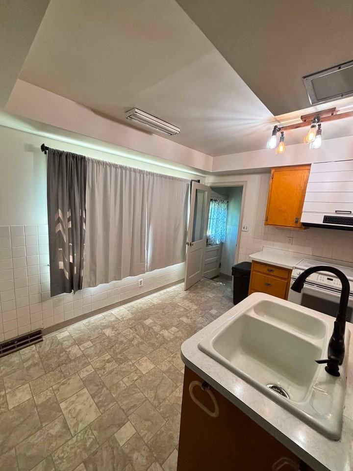 917 2nd Pl Ne - Photo 4 of 16