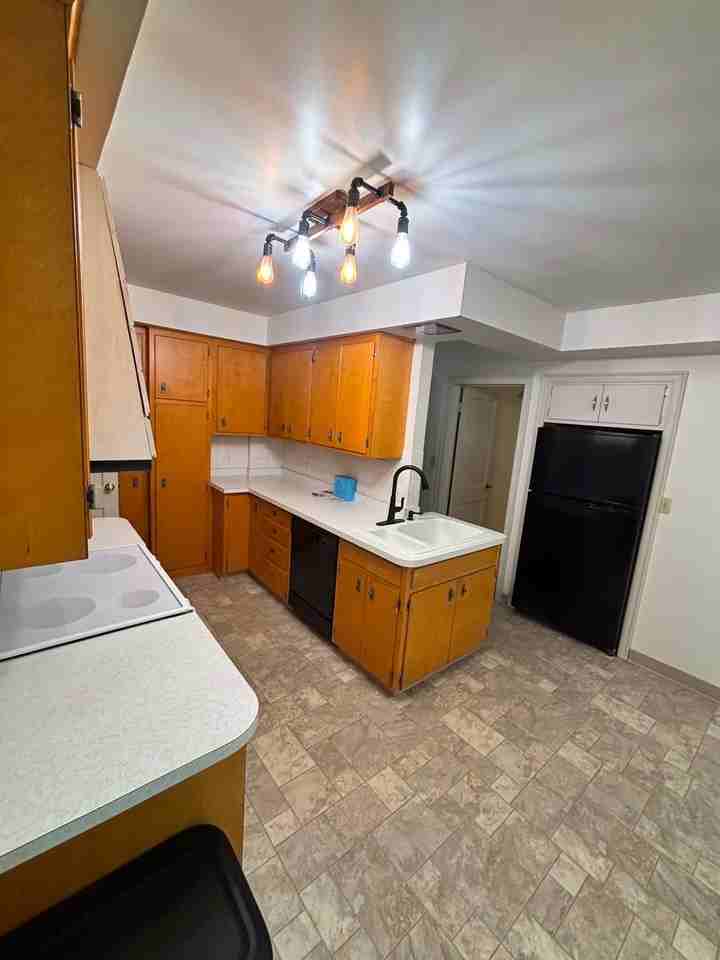 917 2nd Pl Ne - Photo 5 of 16