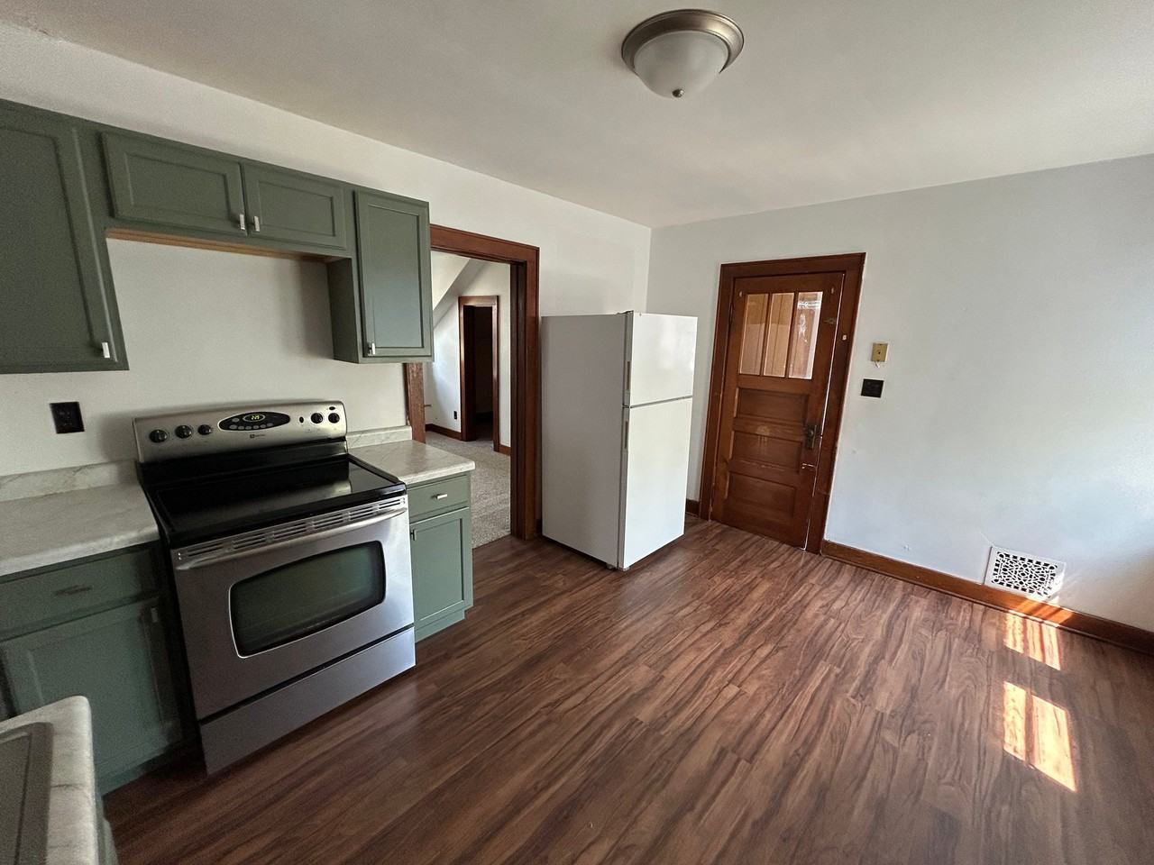 18 1/2 11th St - Photo 3 of 12