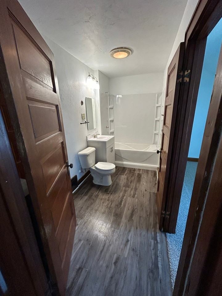 18 1/2 11th St - Photo 4 of 12