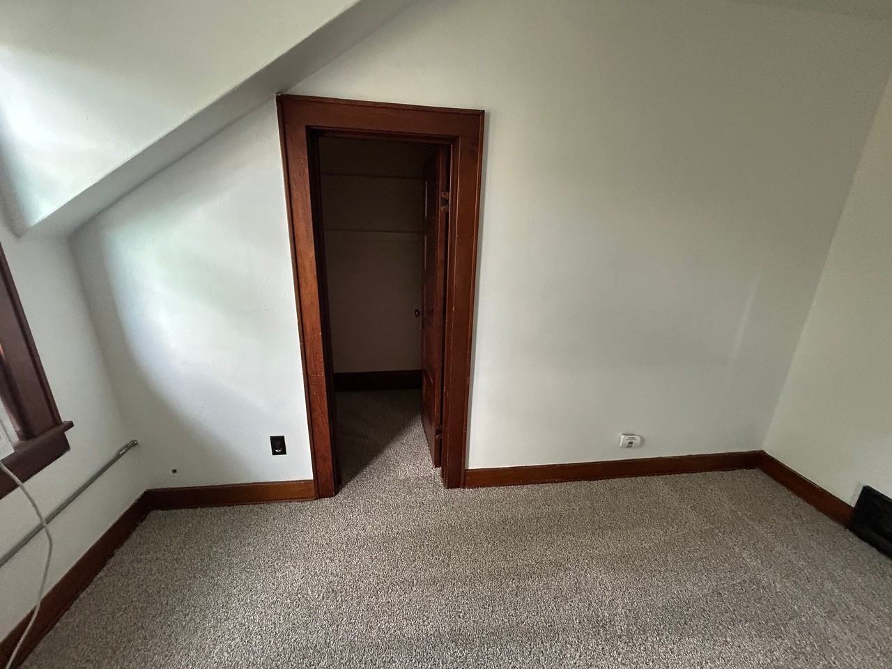 18 1/2 11th St - Photo 5 of 12