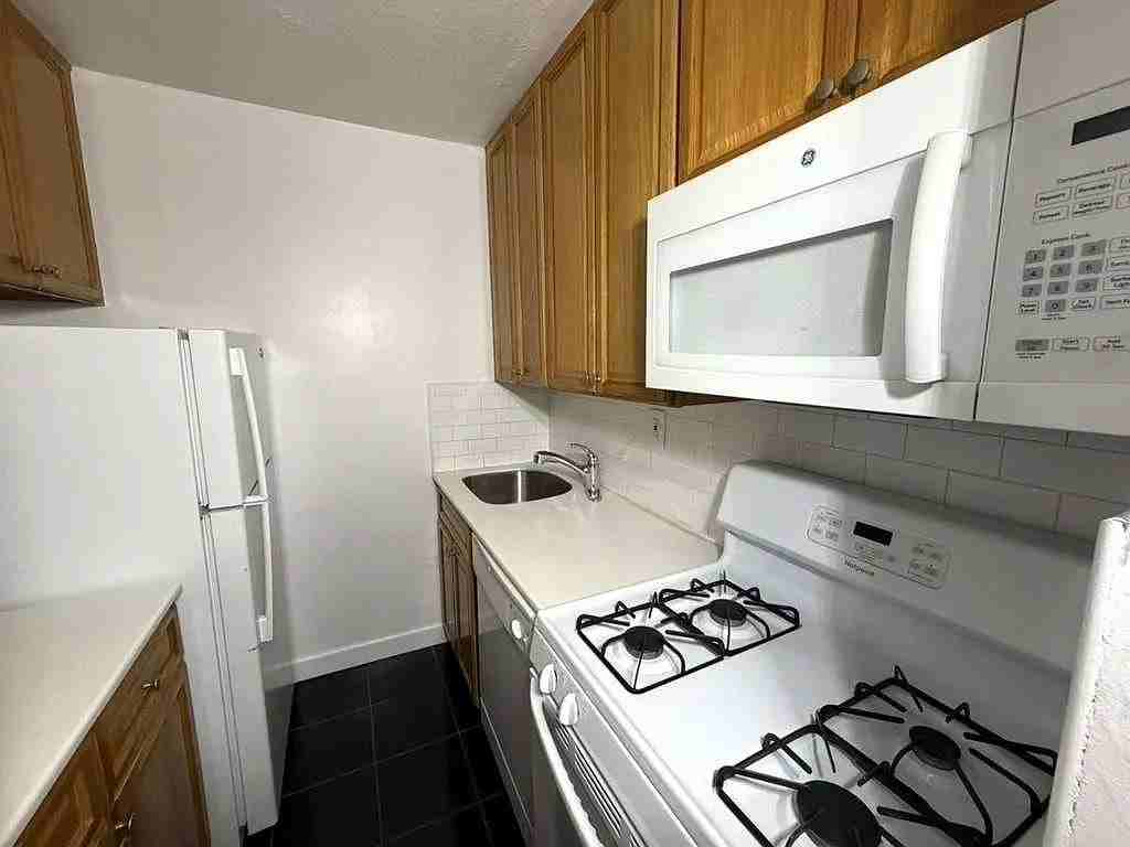 83-33 118th St #3C - Photo 2 of 14